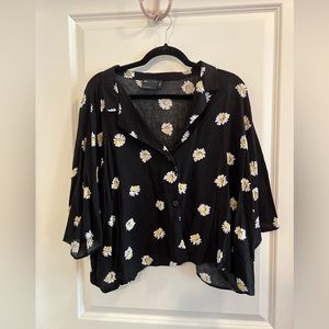 Daisy cropped button up top